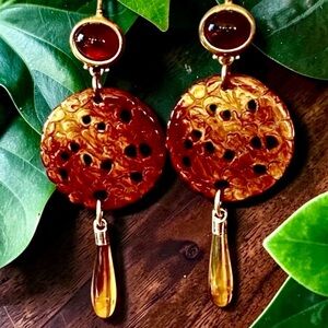 KENNETH JAY LANE FAUX TORTOISE CARVED DROP EARRINGS VINTAGE 1980s